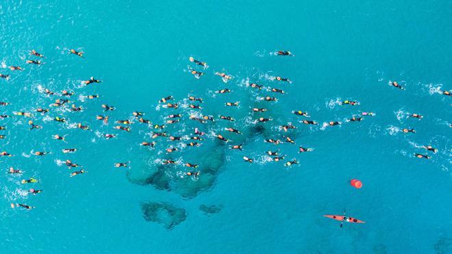 Rafa Cabanillas revalida su corona en la Marnaton Formentera ante casi 1.000 nadadores
