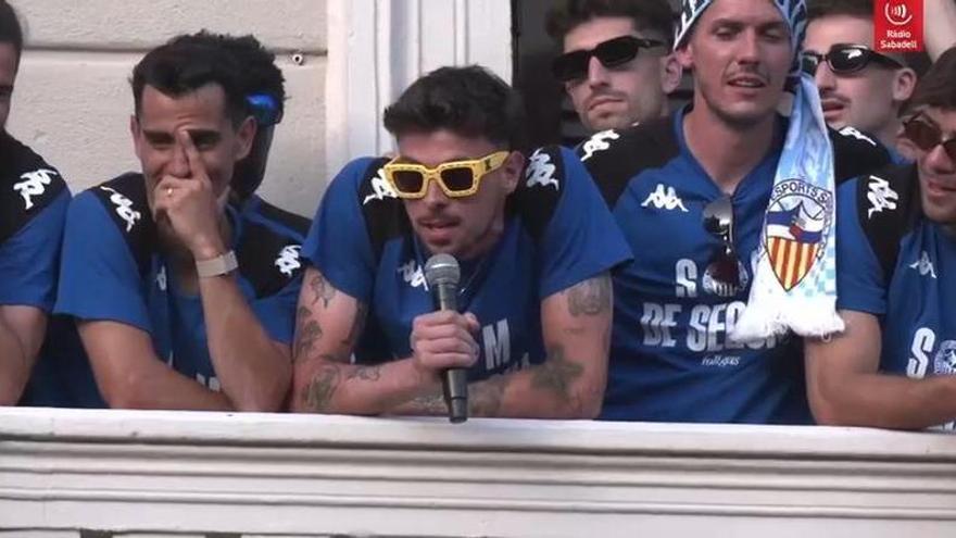 VÍDEO | Así fue la celebración de Diego Fuoli en el Ayuntamiento de Sabadell tras el ascenso a Segunda