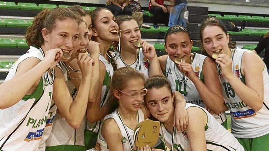 El Miralvalle se proclama campeón infantil al aguantar su ventaja frente al Al-Qazeres