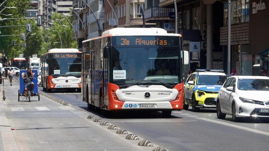 Denuncian despidos en los autobuses de Monbus en Murcia pese a pedir a la plantilla trabajar en sus días libres