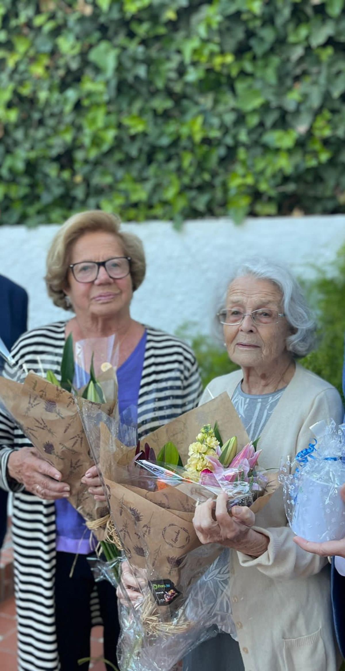Georgina Küstner con Ingrid Schröder, compañera en el Colegio Alemán de Málaga.