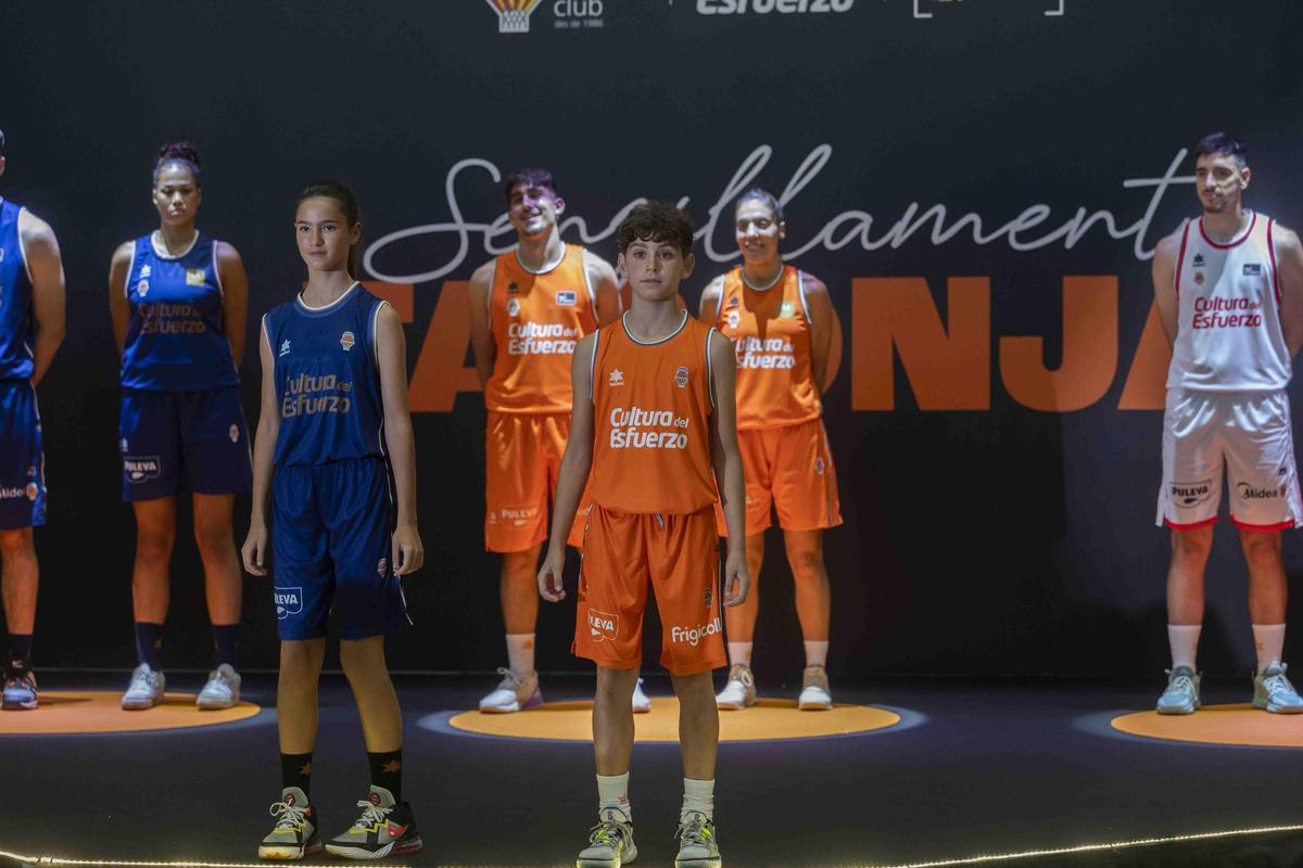 Presentación de los equipajes del Valencia Basket