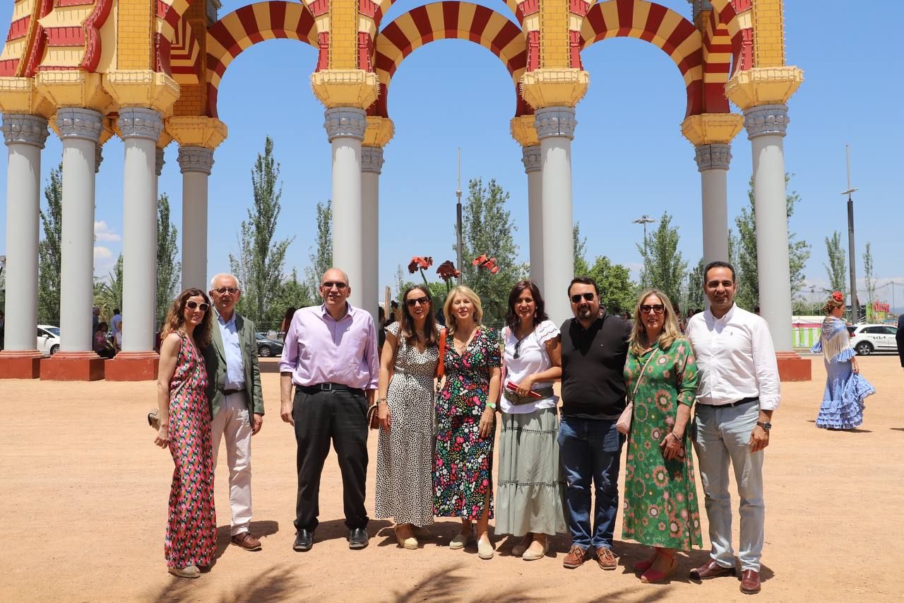 Amigos y familiares en el martes de Feria