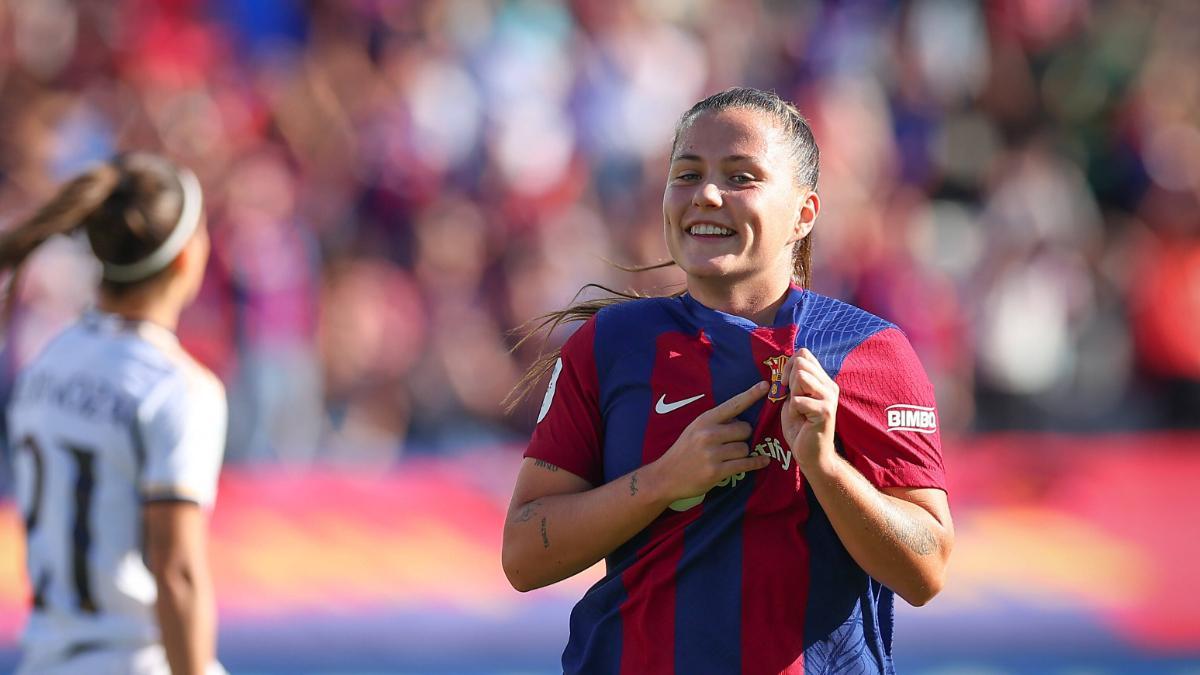 Claudia Pina en el Clásico en Montjuïc