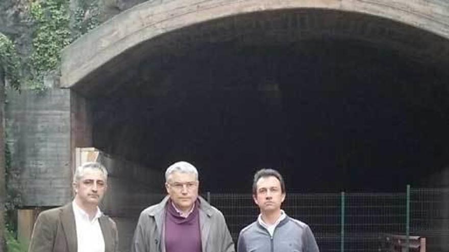 IU exige la reapertura del túnel de Aboño