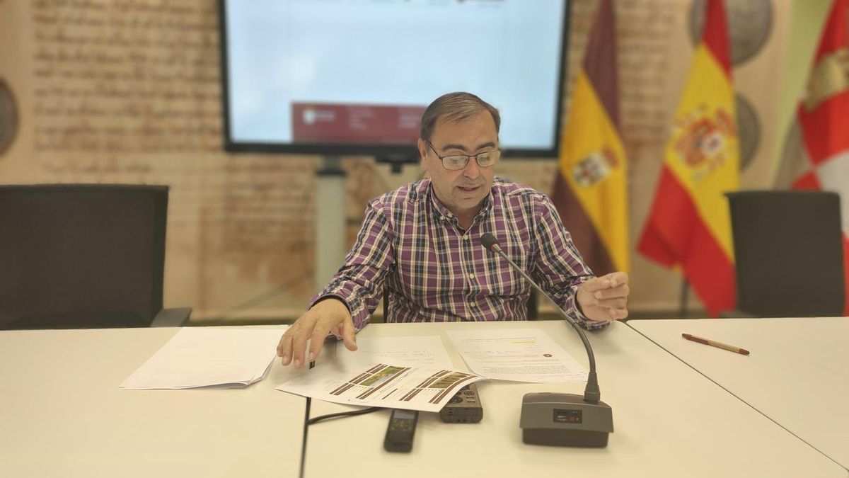 El concejal de Administración Interior y Seguridad Ciudadana, Fernando Marcos, durante su comparecencia.