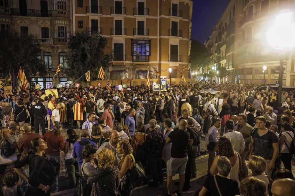 Cientos de personas salen a la calle en Mallorca