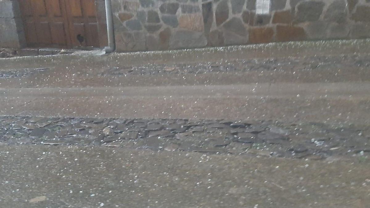 Granizo en una calle.