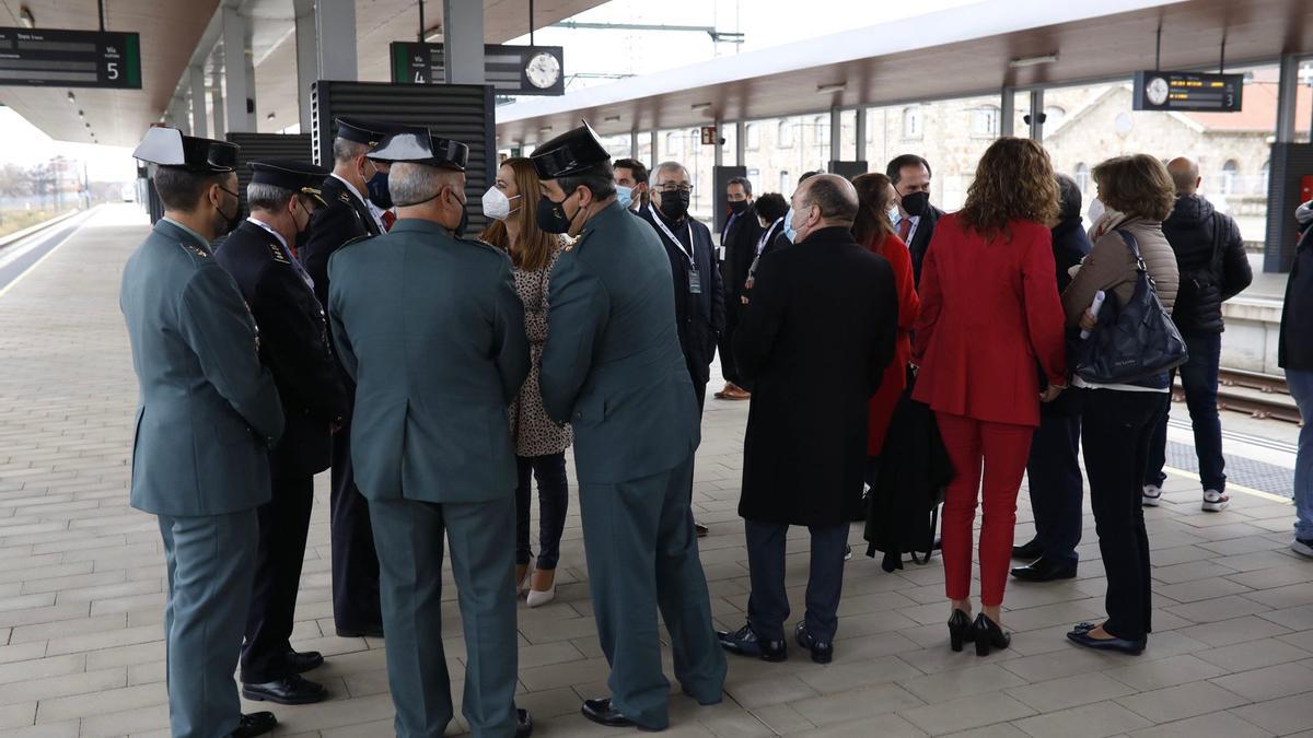 El rey Felipe VI y Pedro Sánchez inauguran el tren AVE Madrid - Galicia con parada en Zamora.