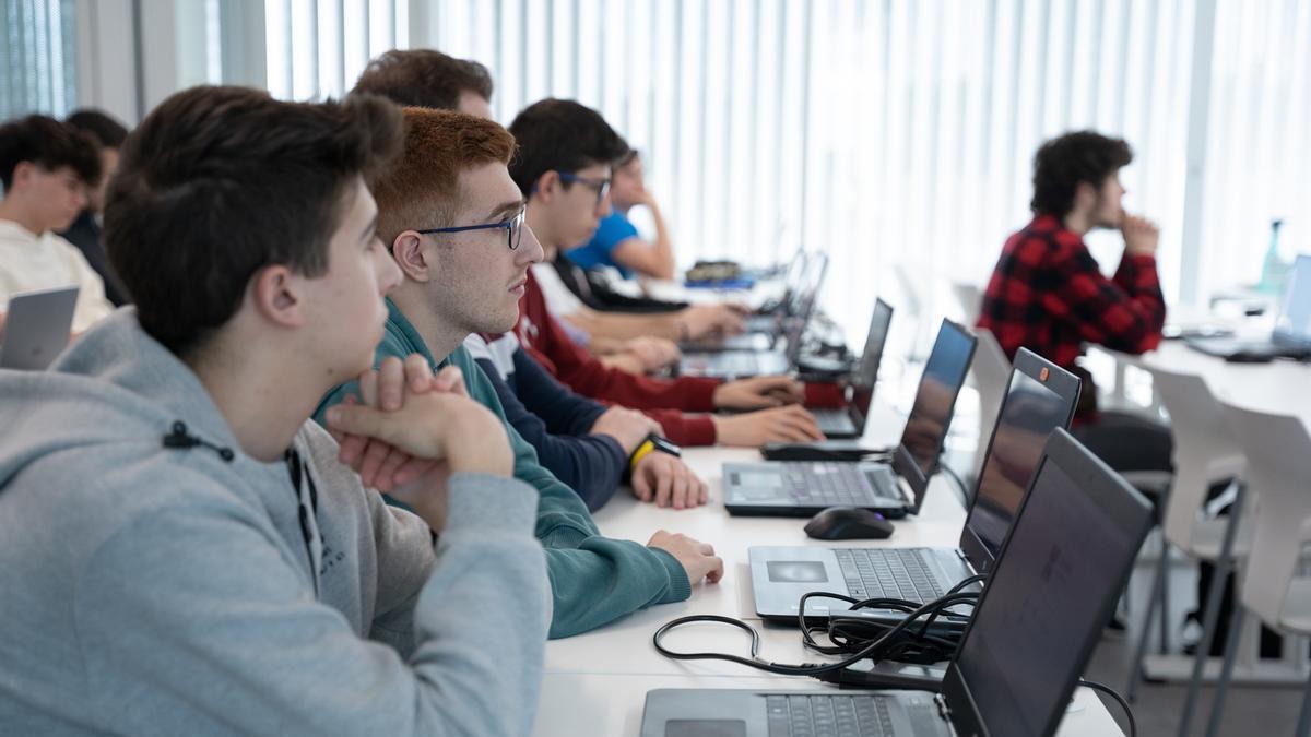 La Universidad San Jorge ofrece cinco titulaciones vinculadas a algunos de los sectores con mayor demanda profesional y crecimiento tecnológico