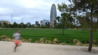 Barcelona abre la Clariana de las Glòries para tai chi y actividades infantiles