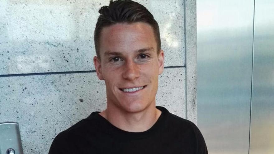 Kevin Gameiro, ayer, en el Aeropuerto de Madrid-Barajas.