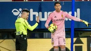 Andrada se tiñe de amarillo, el argentino recibe más tarjetas que nunca en su carrera