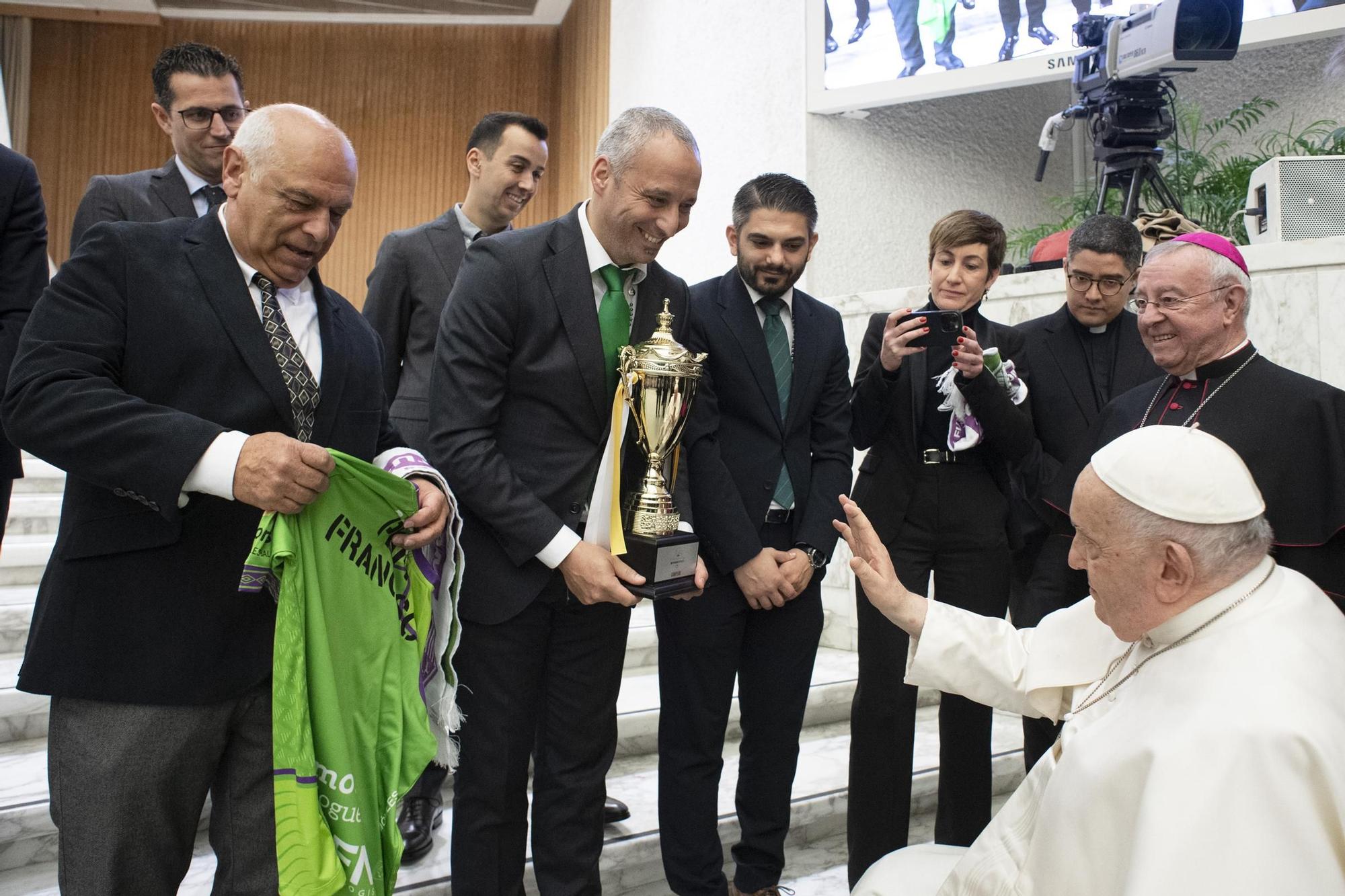 El Papa Francisco recibe en audiencia al Palma Futsal en el Vaticano