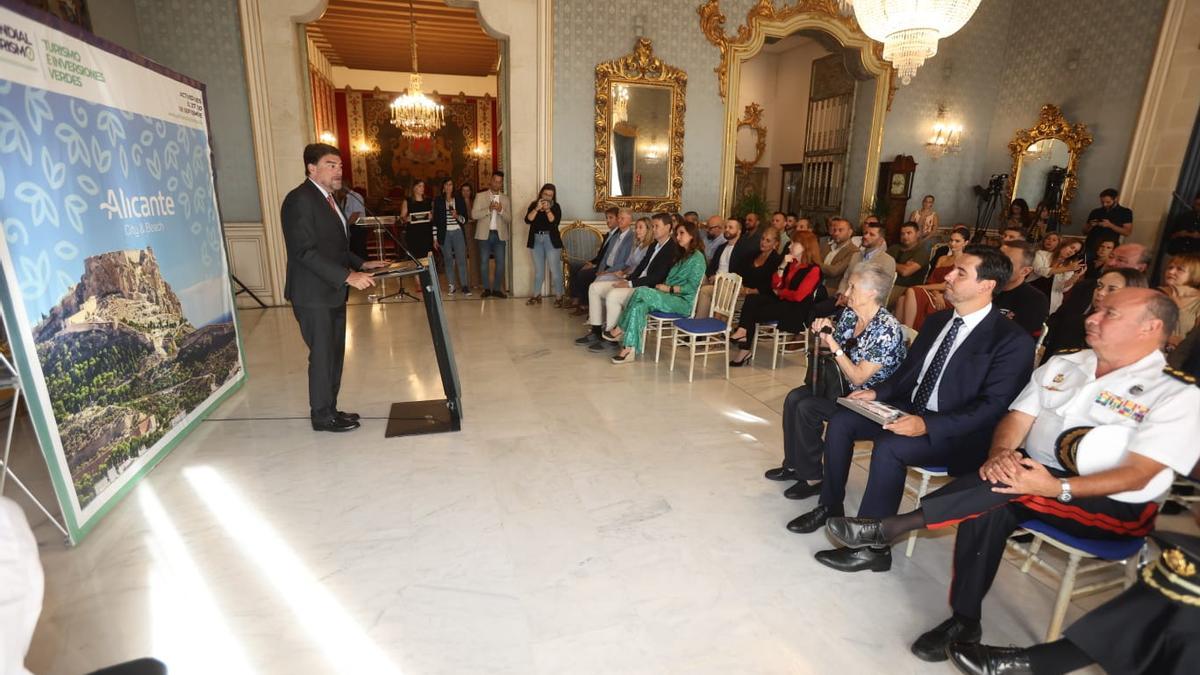 Barcala, en el Ayuntamiento durante el Día Mundial del Turismo.