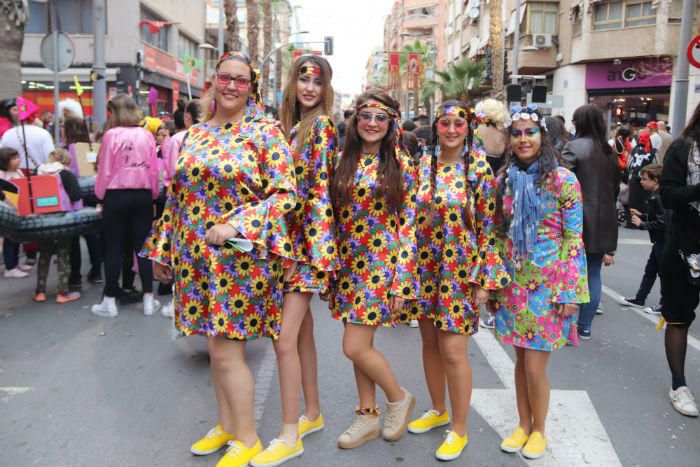 La charanga pone la nota de color y humor a las fiestas de San Vicente