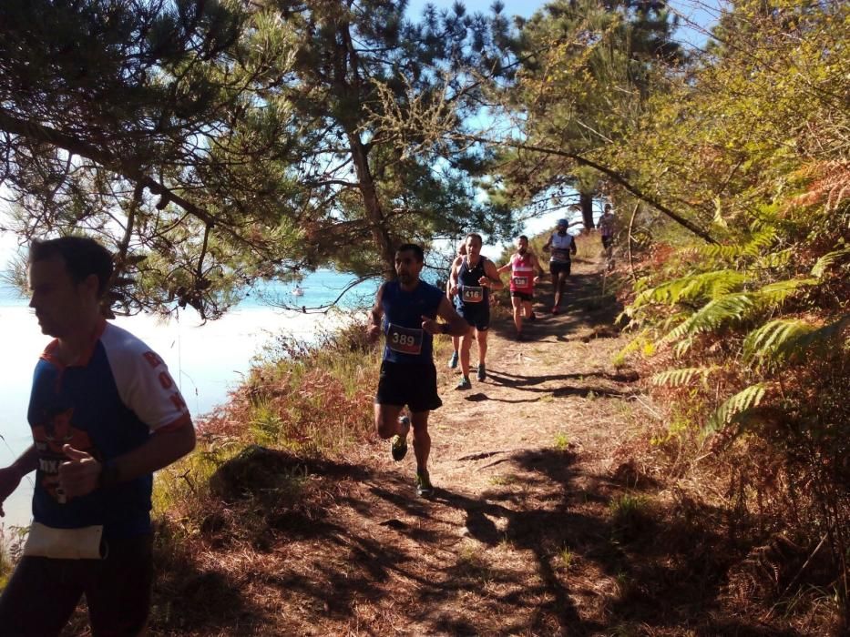 Roberto Riobó y Beatriz Fernández triunfan en la media maratón de la Costa da Vela