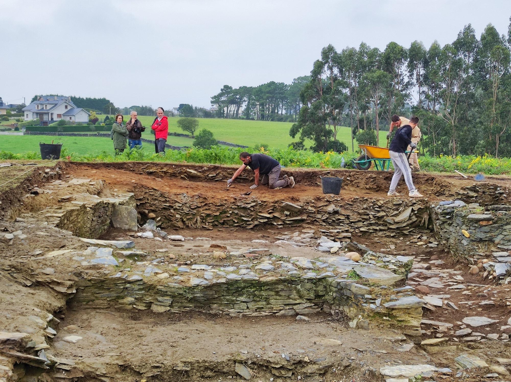 Trabajos en la segunda campaña de excavaciones de la etapa reciente del castro de Mohías