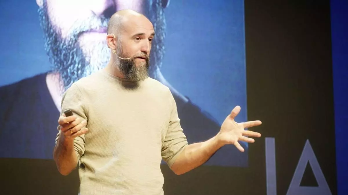 Jon Hernández, divulgador sobre IA: "Nadie te contratará si no sabes usar GPT o Copilot"