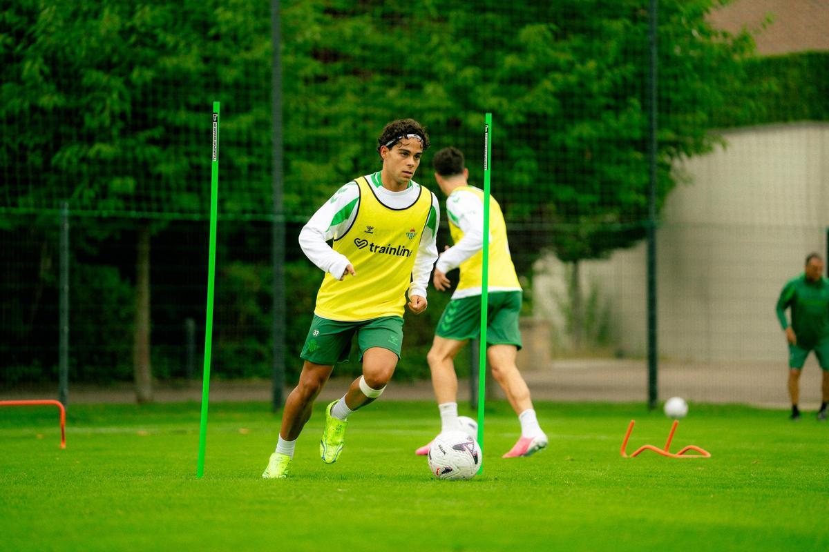 El canterano bético, Rica Fúnez, durante el primer día de pretemporada del Betis en Alemania