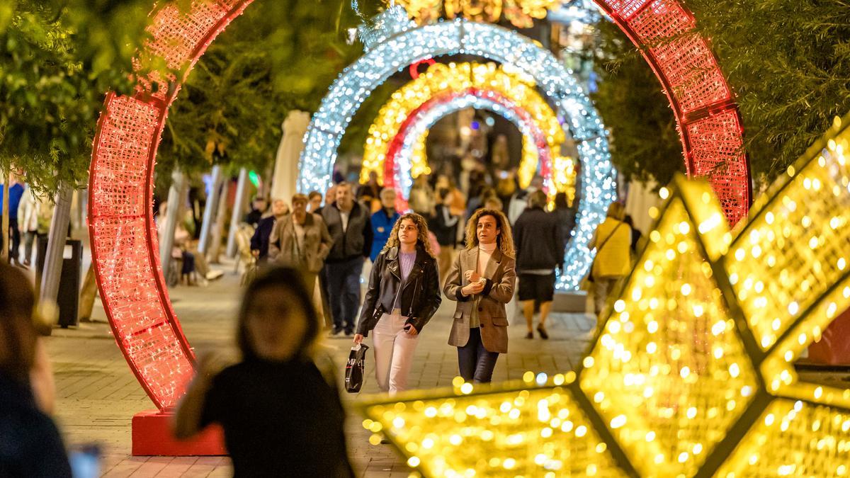 Una de las calles comerciales de Benidorm esta Navidad.