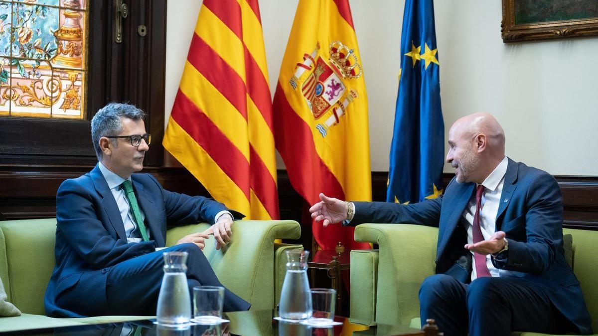 El ministro Félix Boloños y el delegado del Gobierno en Catalunña, Carlos Prieto.