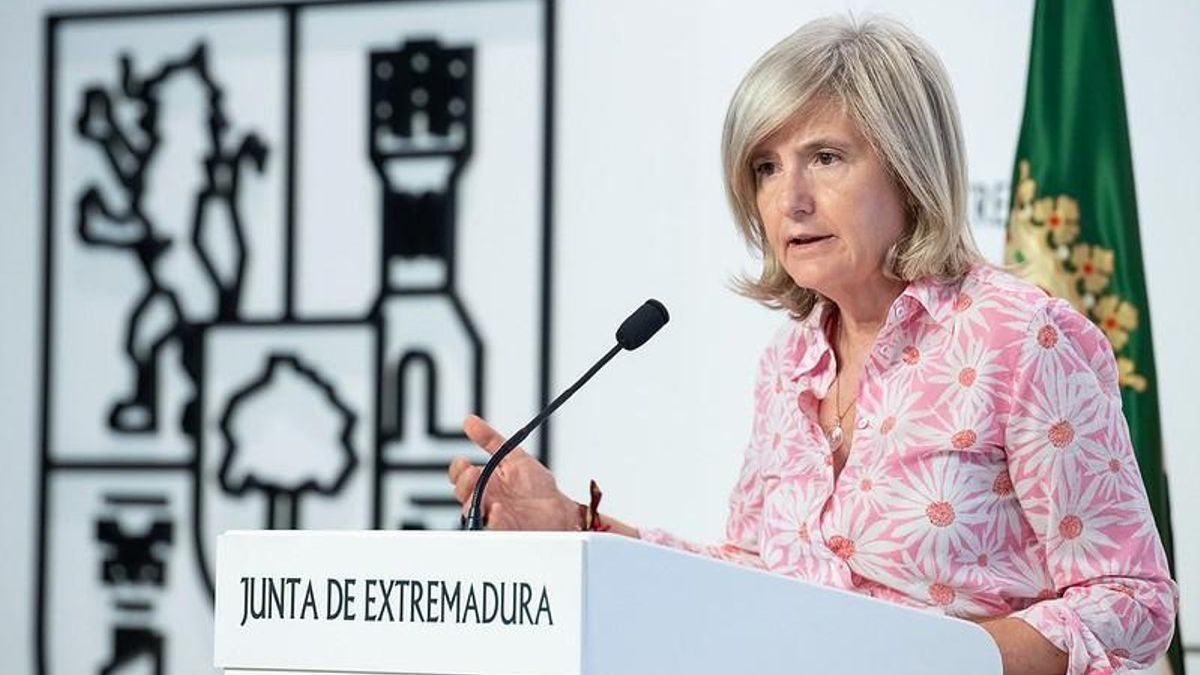 La portavoz de la Junta de Extremadura, Victoria Bazaga, en rueda de prensa en Mérida