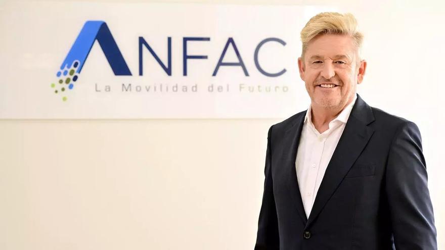 La dimisión de Griffiths como presidente de Anfac echa un pulso a la credibilidad del Gobierno