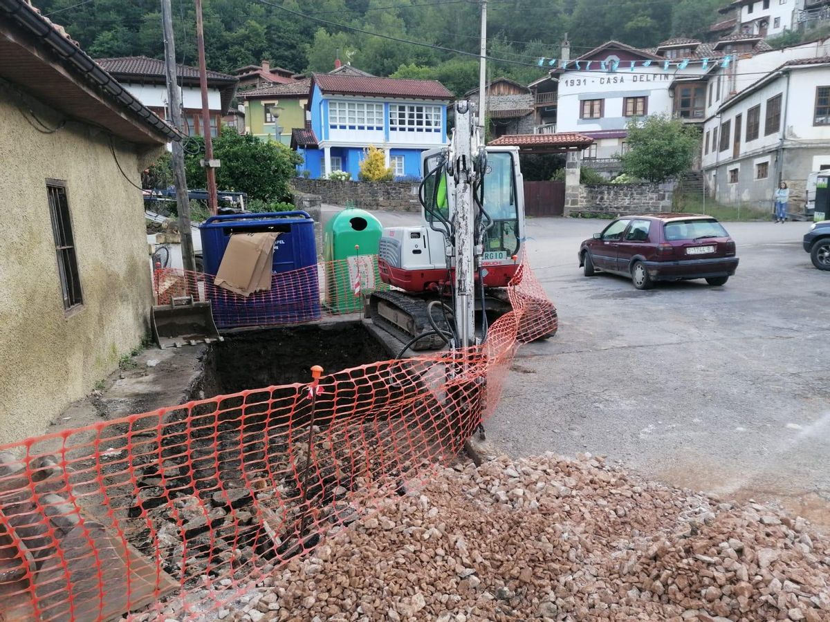 Obras para el soterramiento de contenedores en Beleño.