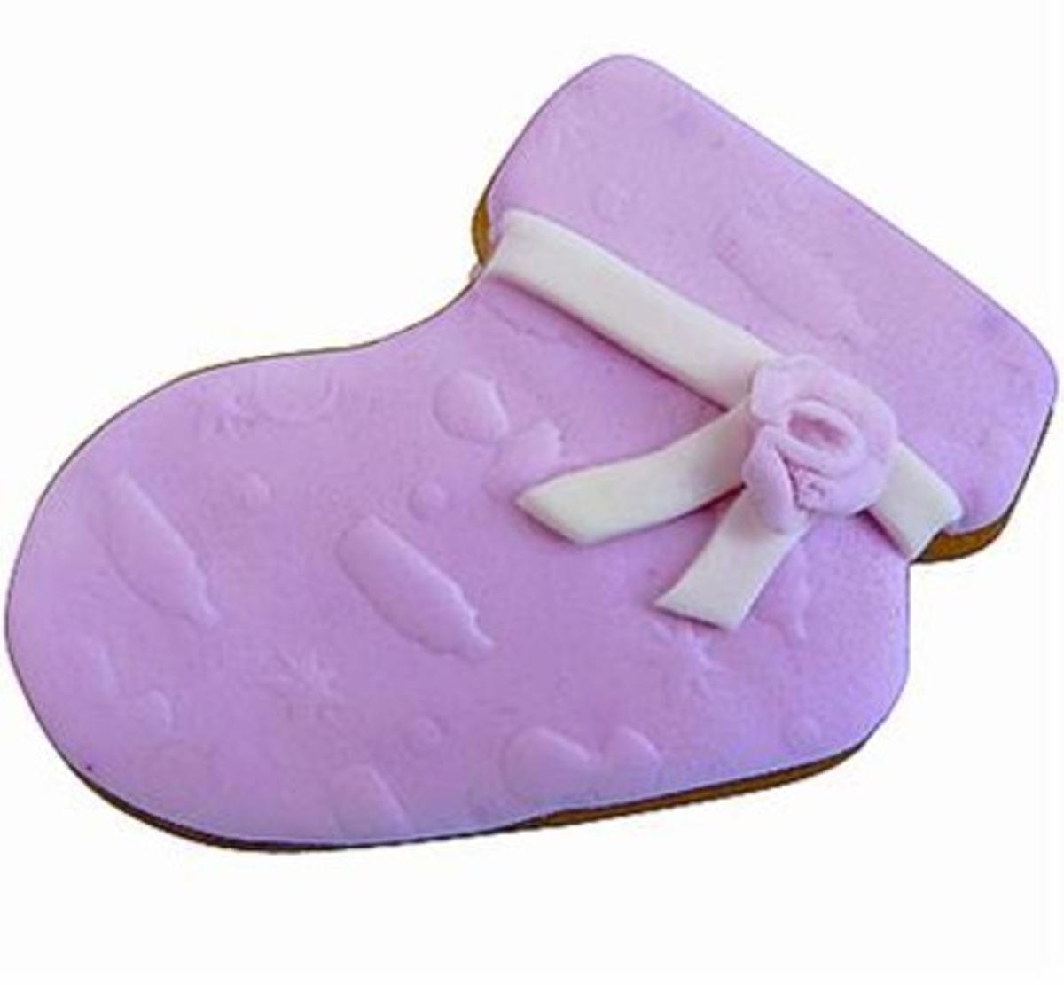 REBOSTERIA VARIADA 3A dalt, el pastís ’Viatger’ i el ’Samarreta del Barça’. Al mig, ’cupcake Manenas’ (de xocolata), el pastís ’Bossa Chanel’ i el ’Marieta’. A sota, galetes de la ’Granoteta Felisa’ i un peüc rosa. REBOSTERIA VARIADA 3A dalt, el pastís ’Viatger’ i el ’Samarreta del Barça’. Al mig, ’cupcake Manenas’ (de xocolata), el pastís ’Bossa Chanel’ i el ’Marieta’. A sota, galetes de la ’Granoteta Felisa’ i un peüc rosa.
