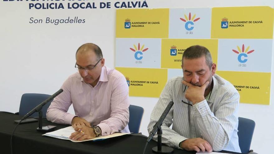 El teniente de alcalde Andreu Serra y el director general José Antonio Fernández, ayer.