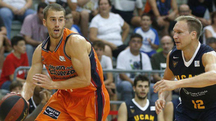 Partido entre el Valencia Basket y el UCAM Murcia en Alcoi