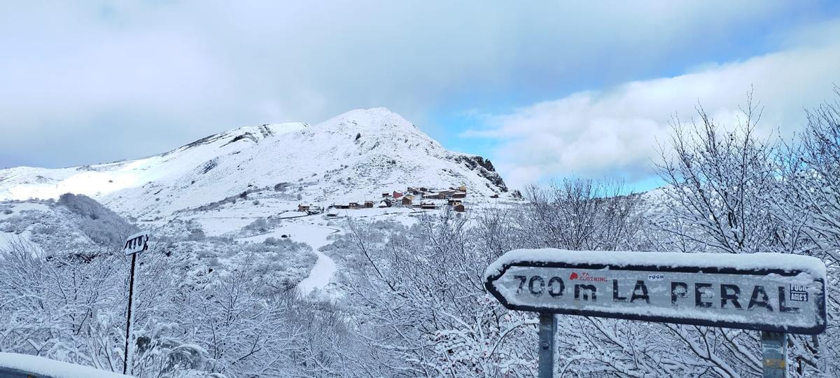 Nieve en Asturias en el primer día del invierno