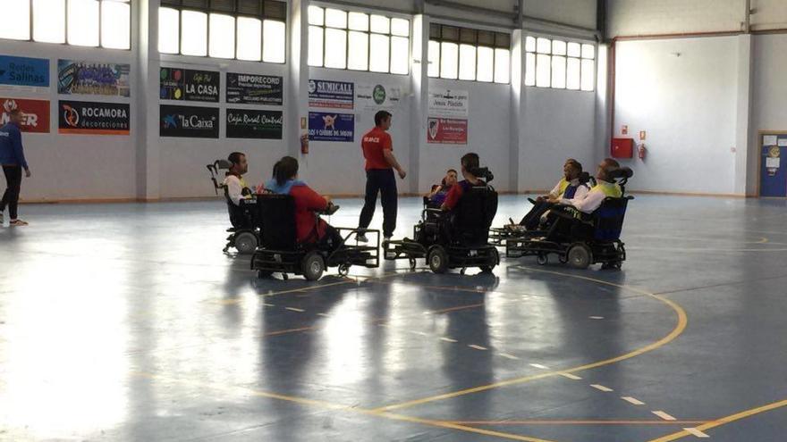 La selección francesa de &quot;powerchair&quot; entrena en callosa