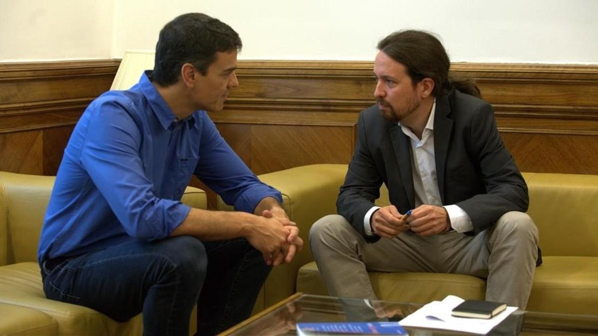 Pedro Sánchez y Pablo Iglesias, reunidos en el Congreso.