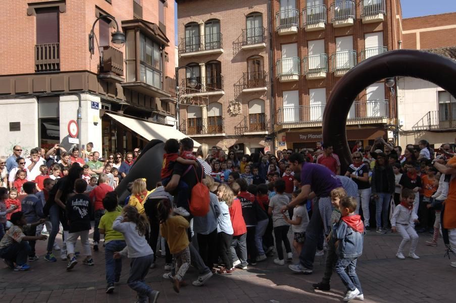 Los toros hinchables llenaron las calles