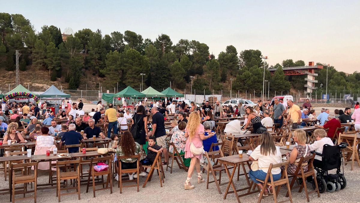 Els veïns de Fàtima en el sopar popular aquesxt dissabte