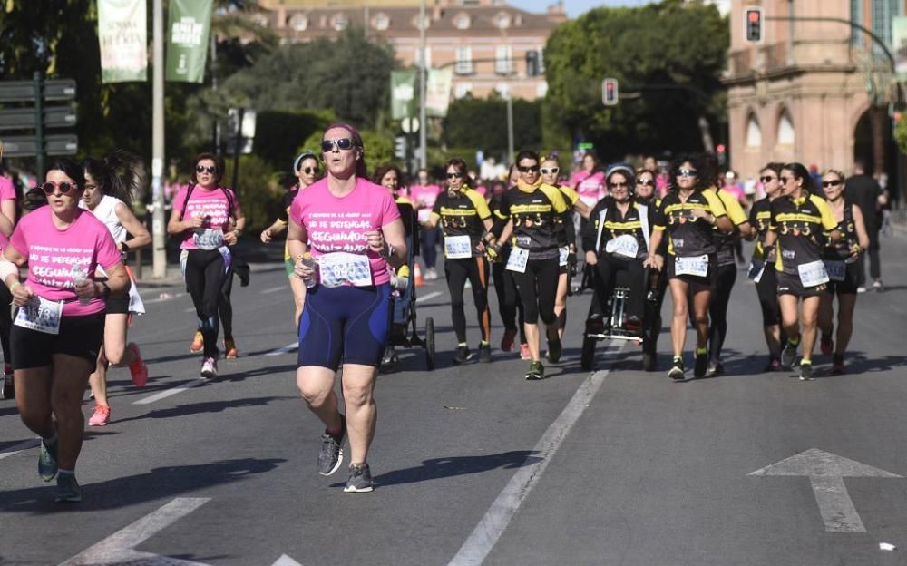 Ambiente en la V Carrera de la Mujer de Murcia