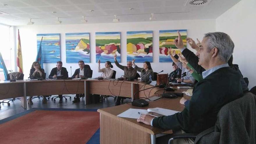 La reunión de la Mancomunidad Cabo Peñas, ayer.