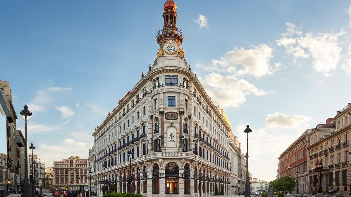 Fachada del hotel Four Seasons, en el centro de Madrid.