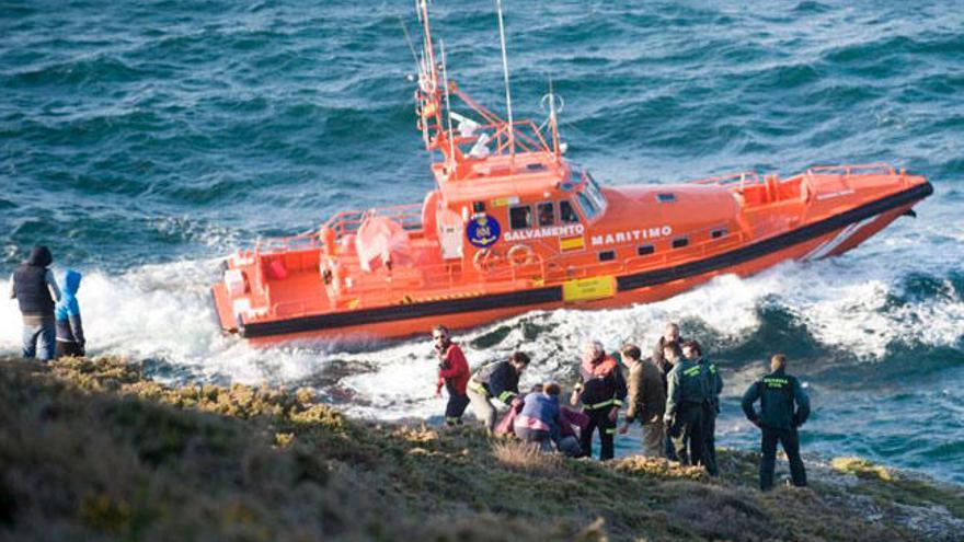 Hallan el cuerpo del percebeiro desaparecido en Arteixo