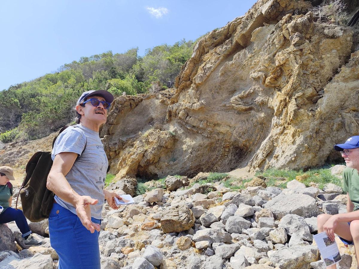 Una jornada de geología en es Figueral, con el geólogo Luis Alberto Tostón