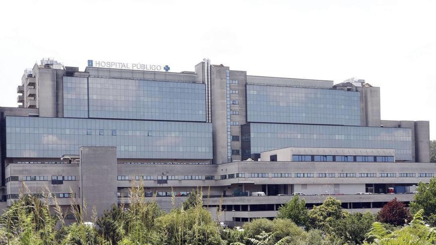 Vista general del edificio principal del Complexo Hospitalario Universitario de Santiago. |  // A. HERNÁNDEZ