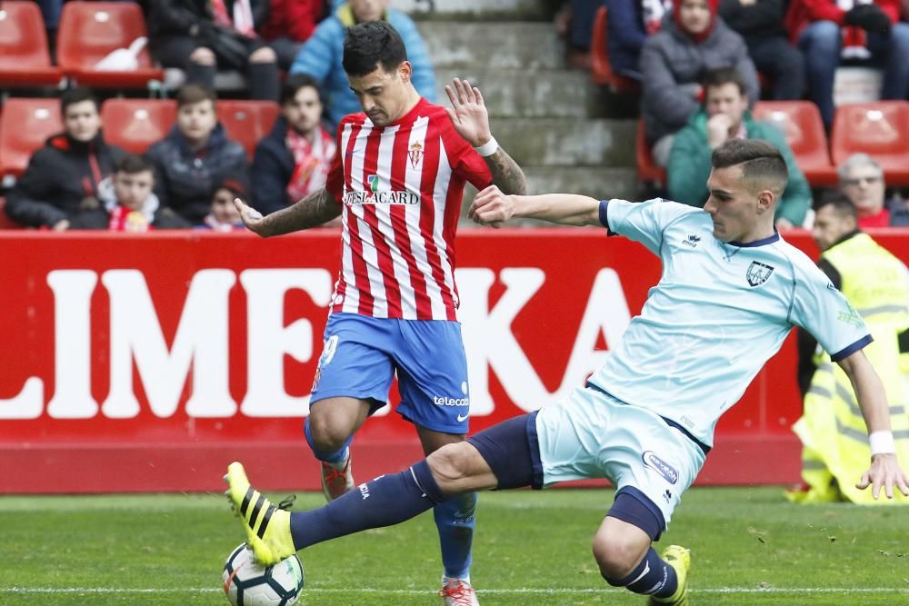 El partido entre el Real Sporting y el Numancia, en imágenes