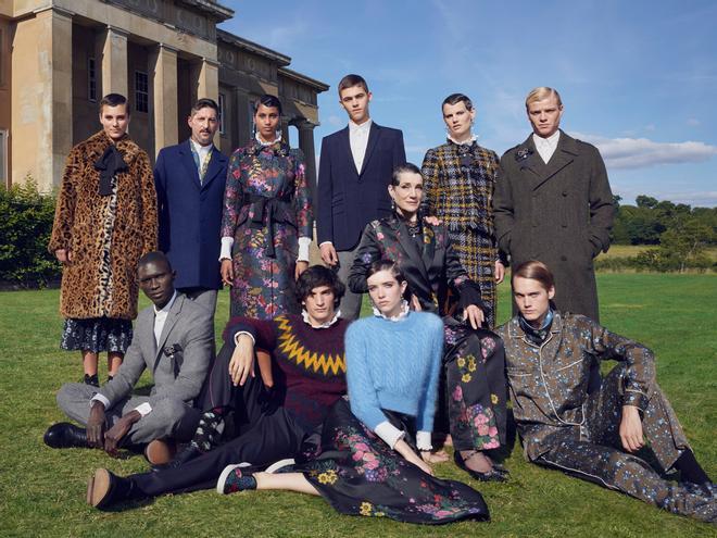 Los actores Ruby Dagnall, Tom Rhys Harries, Hero Fiennes Tiffin y Harriet Walter también participan en la campaña de Erdem x H&M