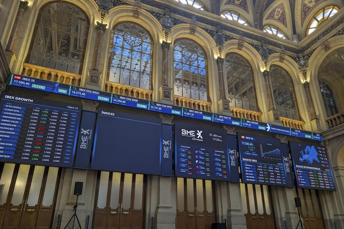 Paneles en el palacio de la Bolsa de Madrid.