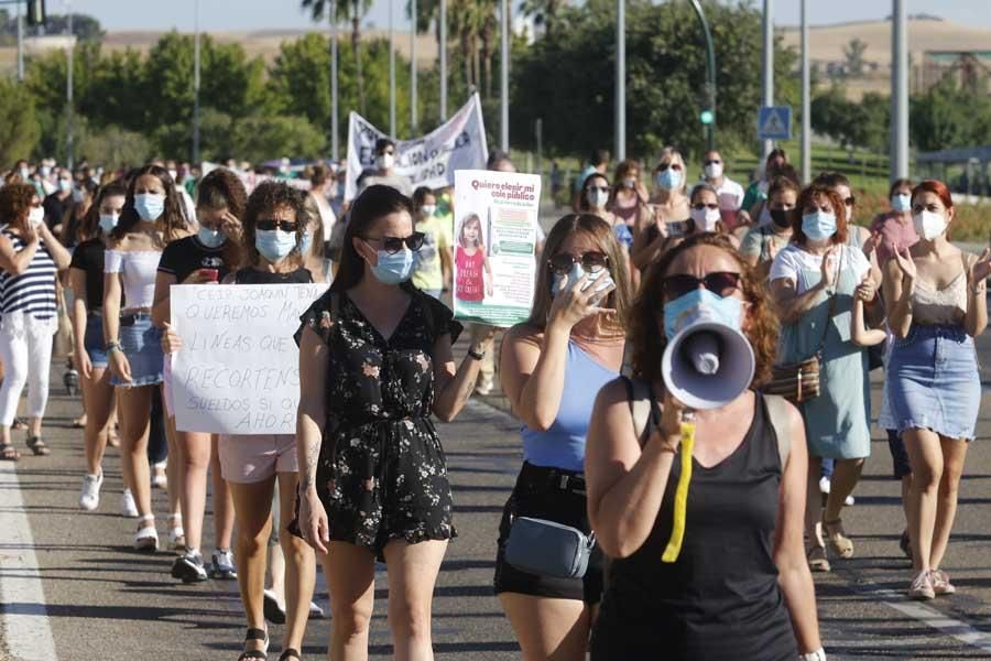 Manifestación contra el cierre de unidades en la escuela pública