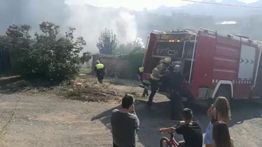 Crema un incendi a Sant Vicenç de Castellet