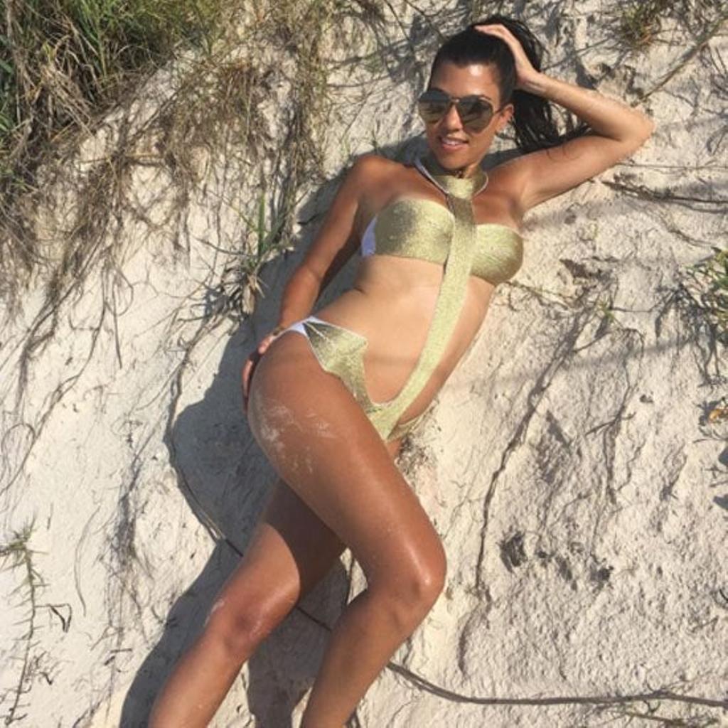 Kourtney Kardashian en triquini