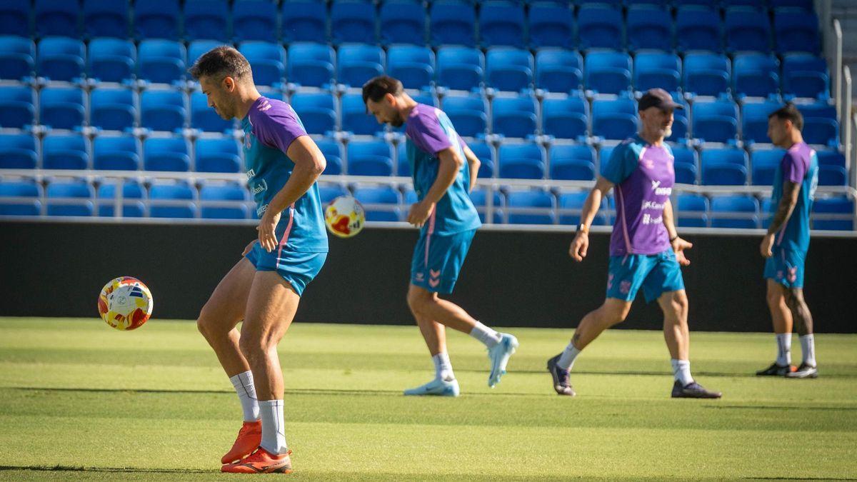 Aitor Sanz y Enric Gallego, entrenando en el Heliodoro Rodríguez López.